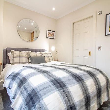 אדינבורו Luxury Royal Mile Apartment By The Castle - Sleeps 4 מראה חיצוני תמונה