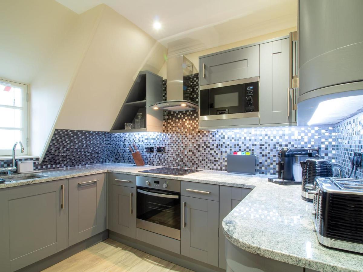 אדינבורו Luxury Royal Mile Apartment By The Castle - Sleeps 4 מראה חיצוני תמונה